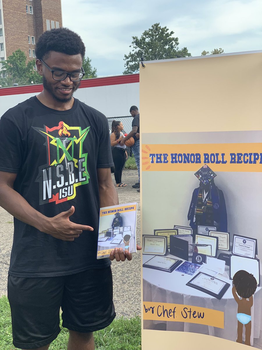 IsuNsbe's tweet photo. Street Fair 2019!✊🏾 https://t.co/T4bwVrsOdG