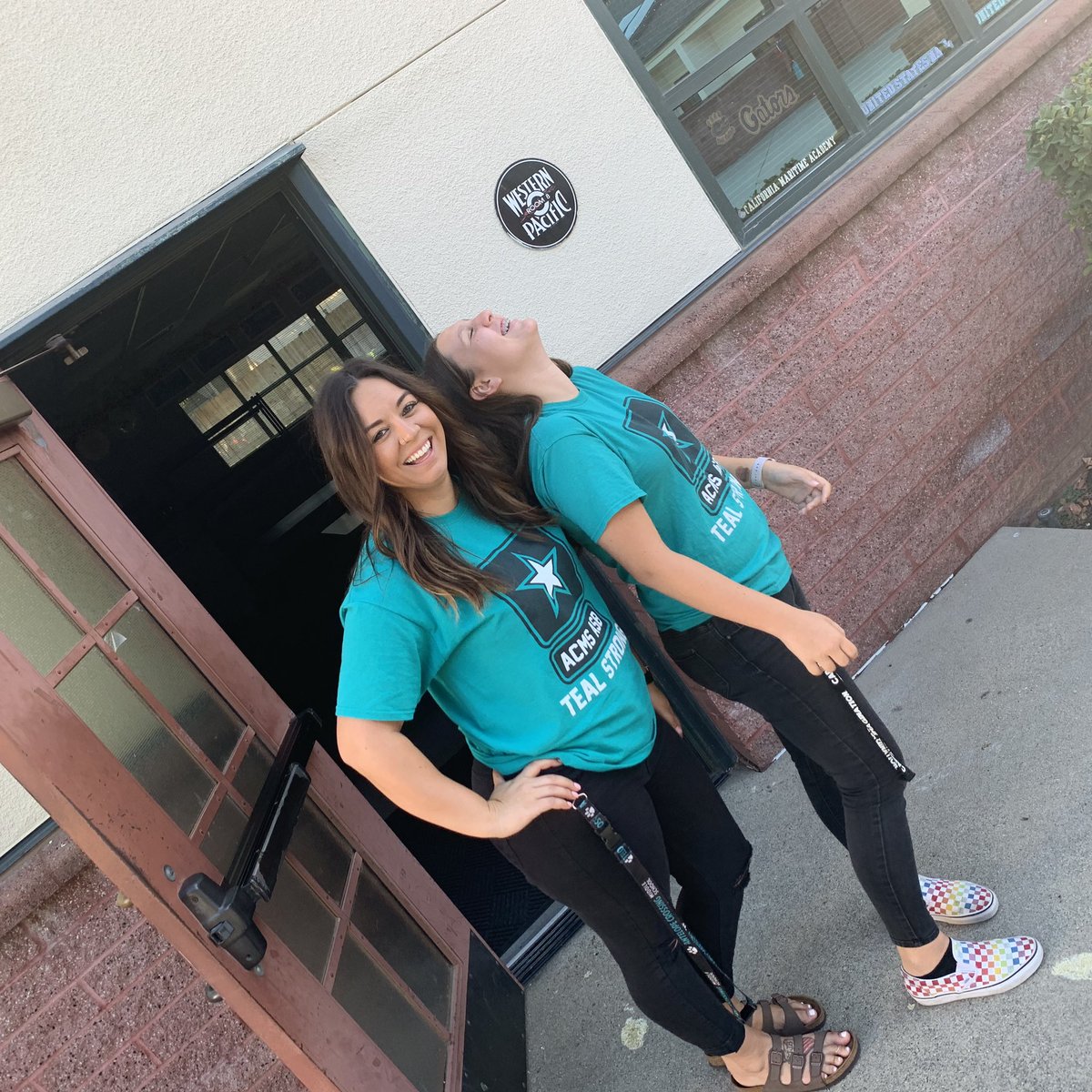 missmegbeeee's tweet photo. Laughing our way into a twinning Friday. 😍😍 #totallyplanned #nothingbetter #acms #cougarnation https://t.co/UMfj3DzPBa