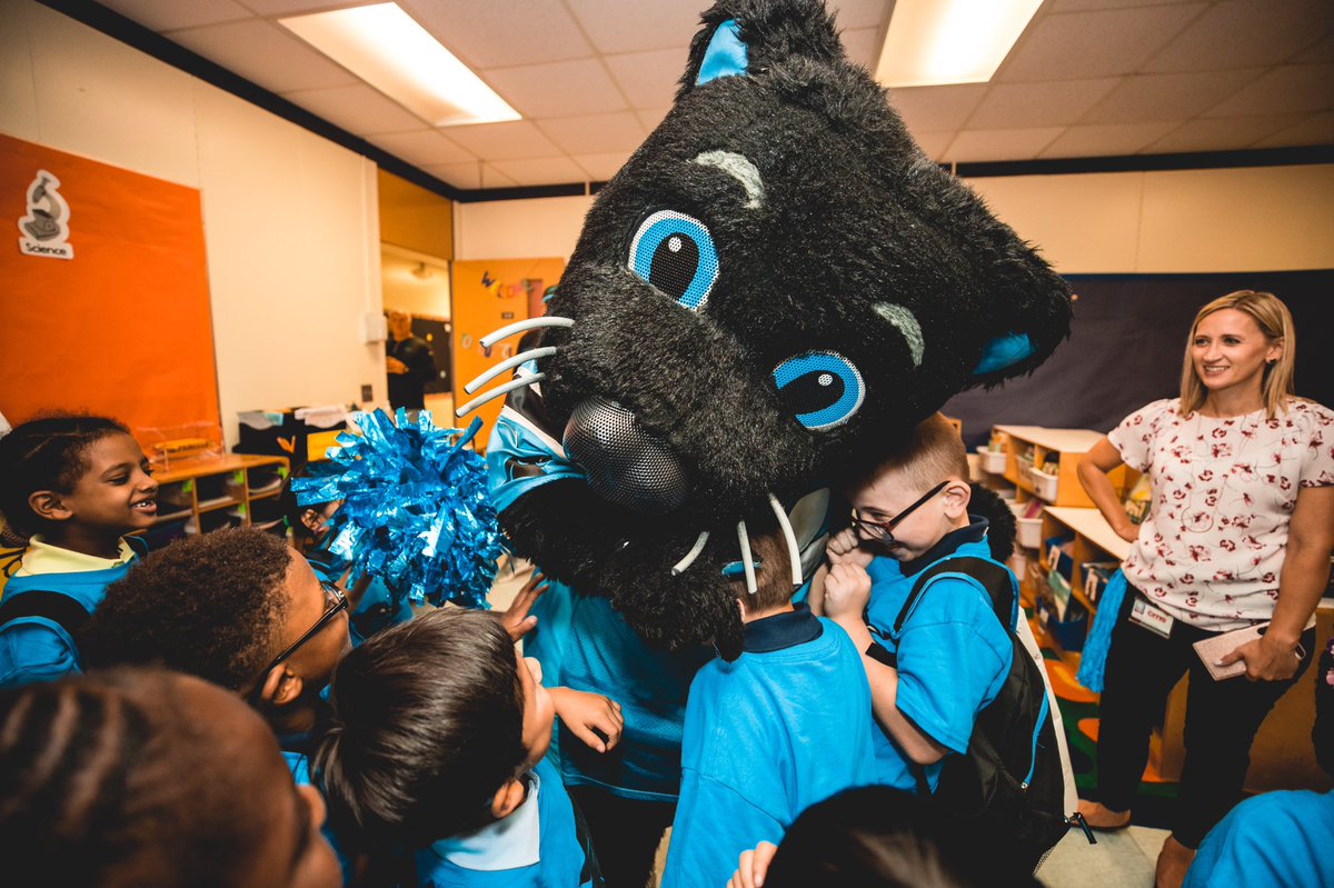 David Tepper and his family foundation donated 1️⃣5️⃣,0️⃣0️⃣0️⃣ backpacks filled with school supplies across the Carolinas 🎒