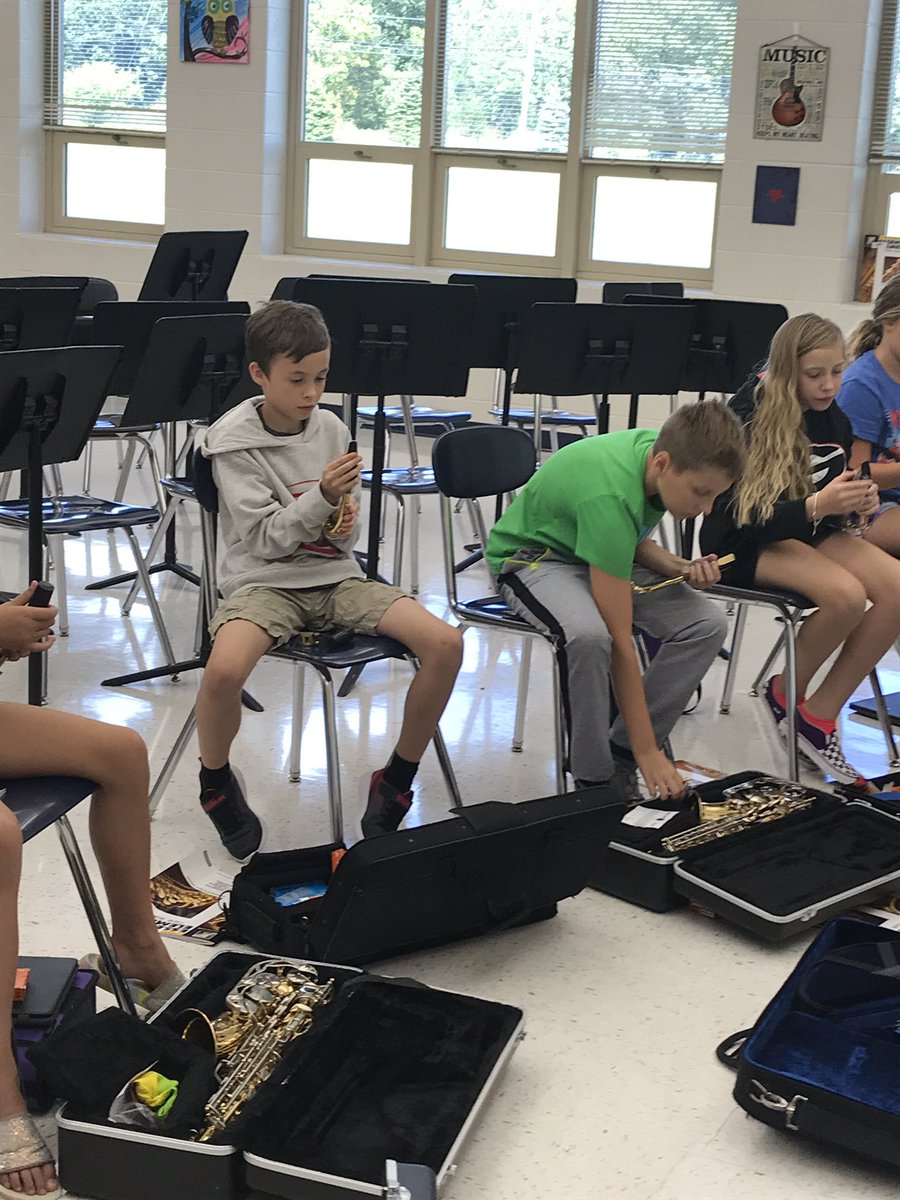 MrsKumpula's tweet photo. Instruments are in! 5th graders learned to build their band instruments and make their first sounds. @MrKnowles_Band @BigHollowMS #bandrocks https://t.co/HlD4H87scH