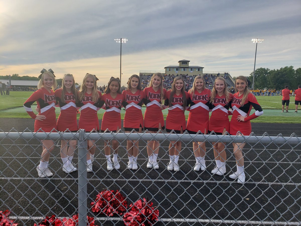 WauseonCheer's tweet image. Indian football time #gobigred #fallisforfootball