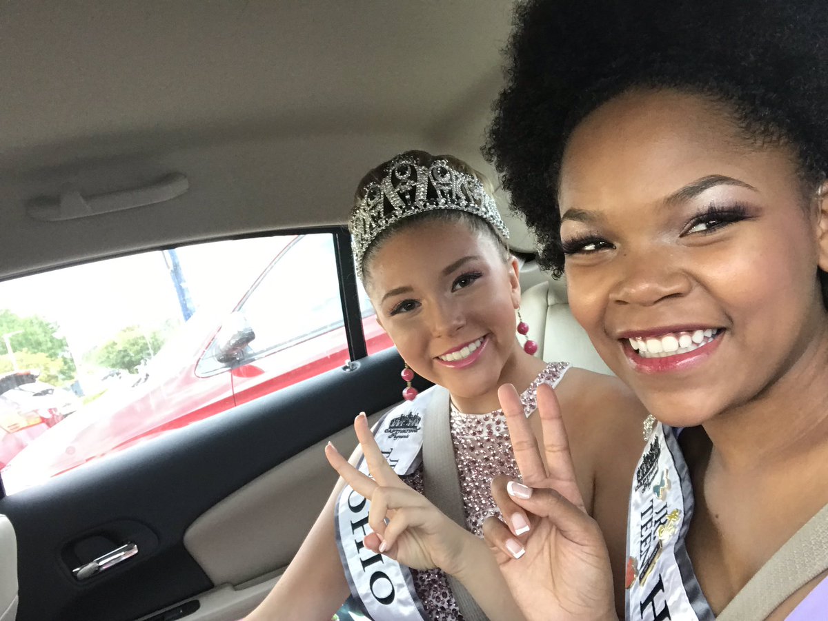 OfficalTarissa's tweet photo. First day of captivating pageant, on the way to the meet and greet with Lilliana https://t.co/1VsZ6PqZLb