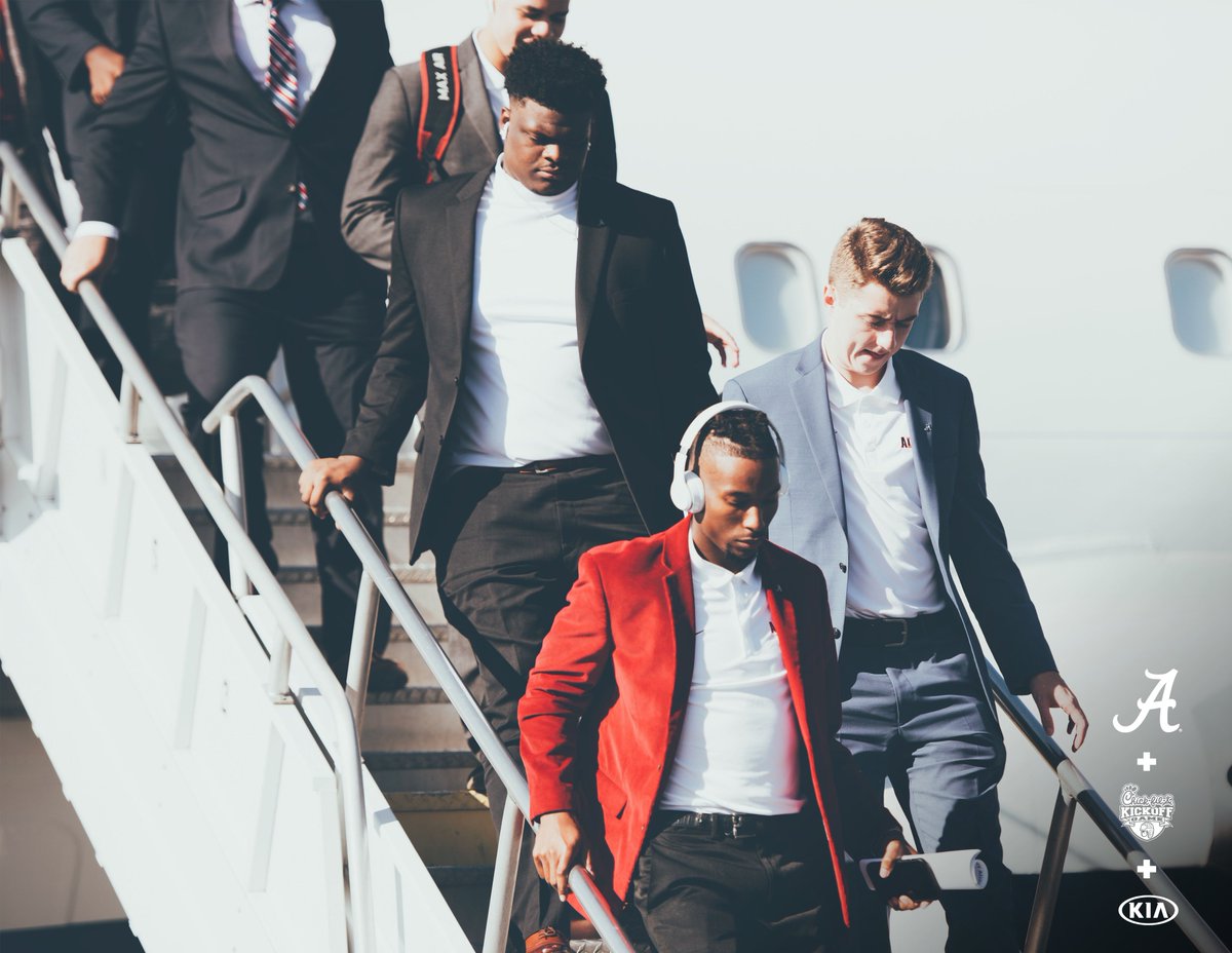 CFAPeachBowl's tweet photo. The Tide has arrived.

📸» https://t.co/j6vsOBeBYn https://t.co/3NHxW7EOHx