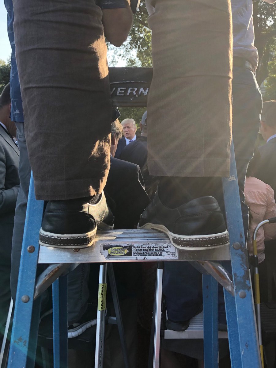 abckingston's tweet photo. Eye Spy on the #WhiteHouse South Lawn. #OutsideABC https://t.co/wNTDffoJ70