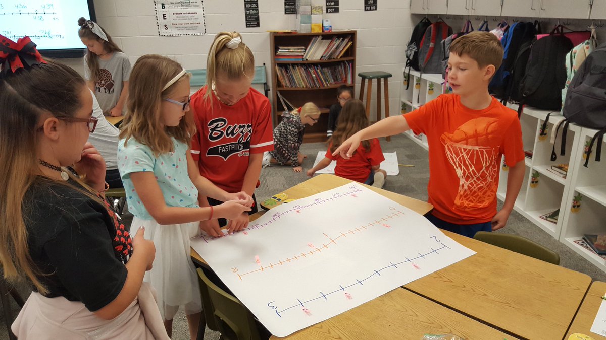 TriciaMerritt12's tweet photo. Practicing decimals on a number line #LISDFutureFocus https://t.co/k4XPSQrVlO