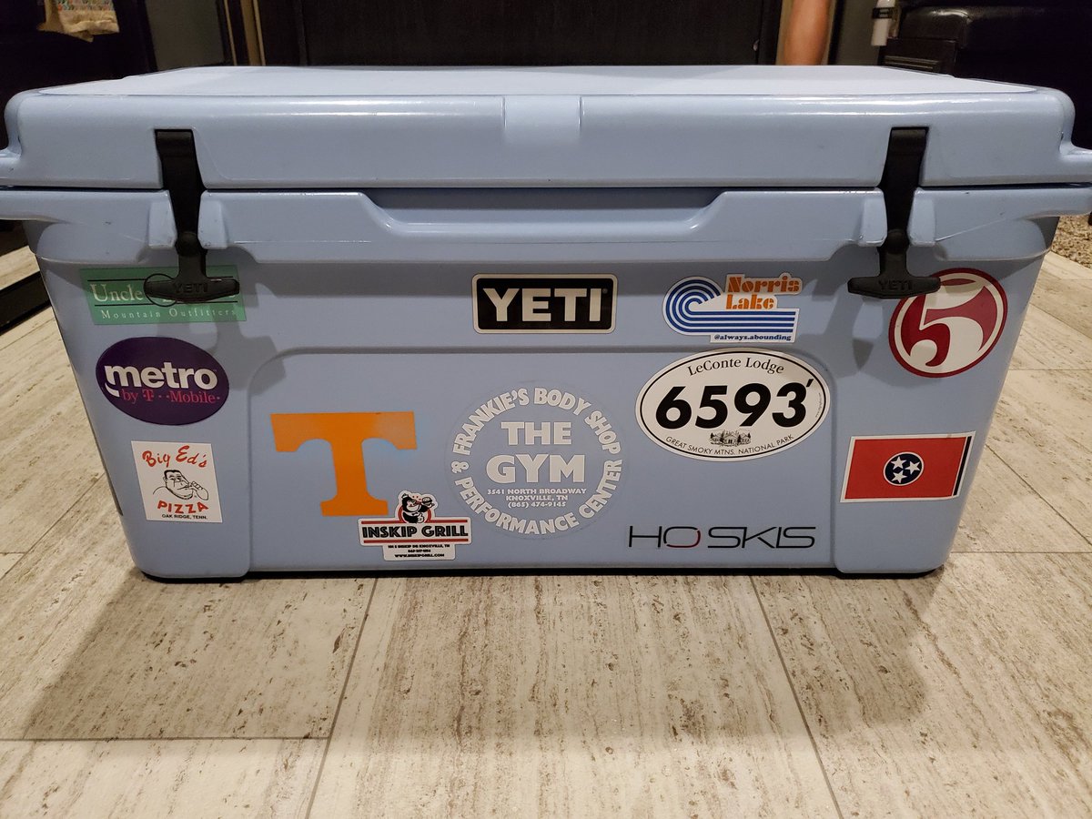 CHueser's tweet image. #norrislake bound for the weekend and these are a few of our favorite things @YETICoolers  @MetroByTMobile  @UTKnoxville @ExploreNorris  #FBS @UncleLems @InskipGrill @MtLeConte #hoskis @BigEdsPizza