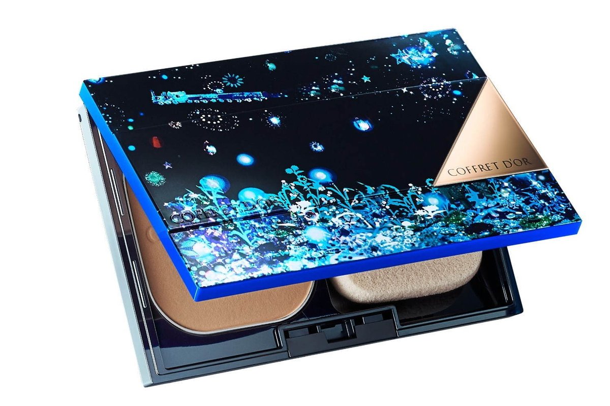 fashionpressnet's tweet photo. [明日発売] コフレドール“夜空のように輝く”ツヤ肌を叶える数量限定ベースメイク、清川あさみとコラボ - https://t.co/xY9nTvk6Fp https://t.co/AjpPhKcPHk
