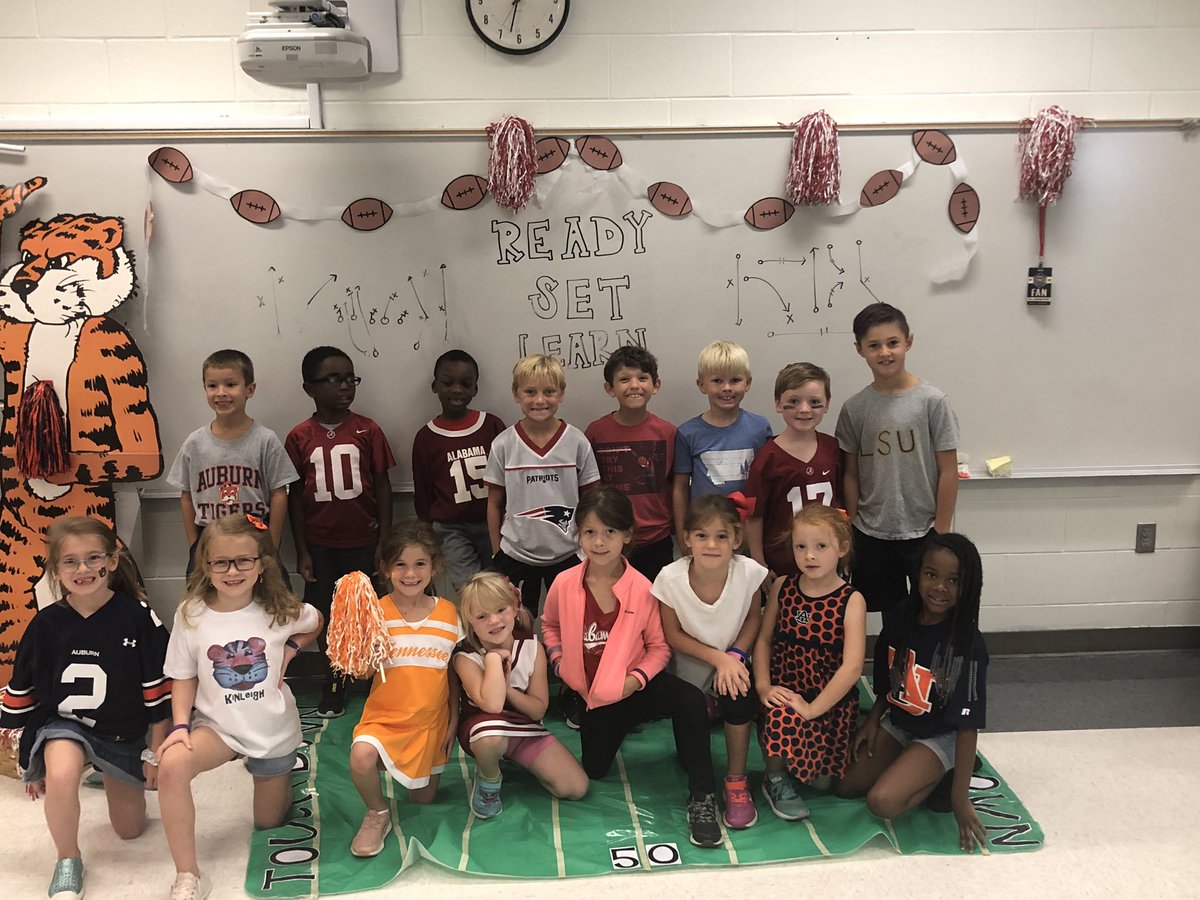 More Spirit Day pics #bluffparkisthegreatestschool #2ndgradetribe