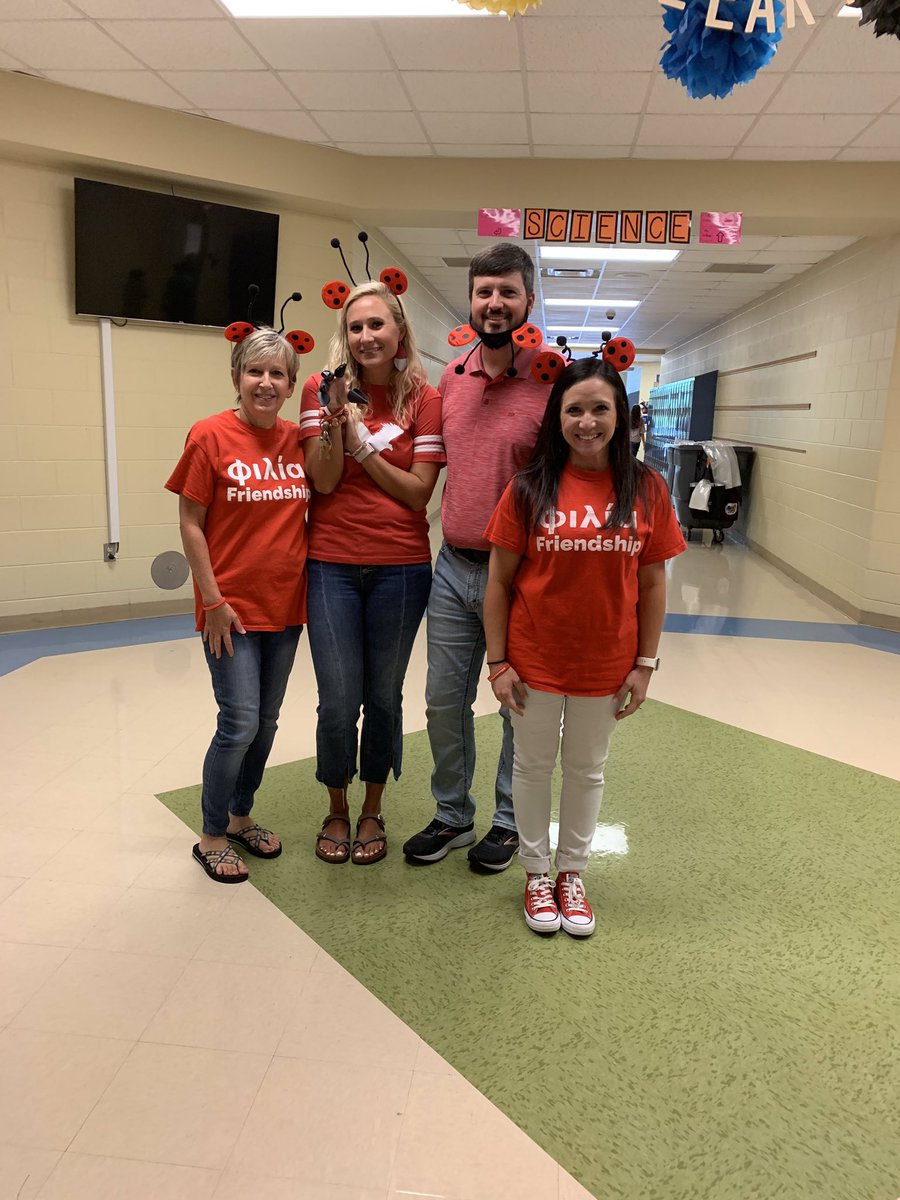 1st House Day was a success at WIS! ❤️💛💙💚 #wonderfulworldofwis #4houses1family #bethewildcard #rcainspired #kidsdeserveit #joyfulleaders #pcss #pellcityschools #pantherpride