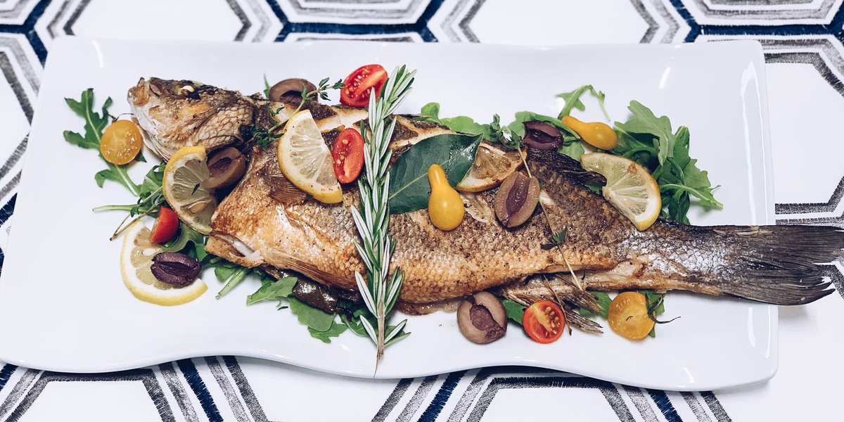 PalaceCafeCater's tweet photo. Roasted Whole Branzino with Rosemary, Bay Leaves, Lemon, Salt, Pepper and Olive Oil. #wholefishrecipe #branzino #catering #BayArea #events #bayareaevents #privatecatering #foodie #begreat #GoStanford https://t.co/NUGv3t70qh