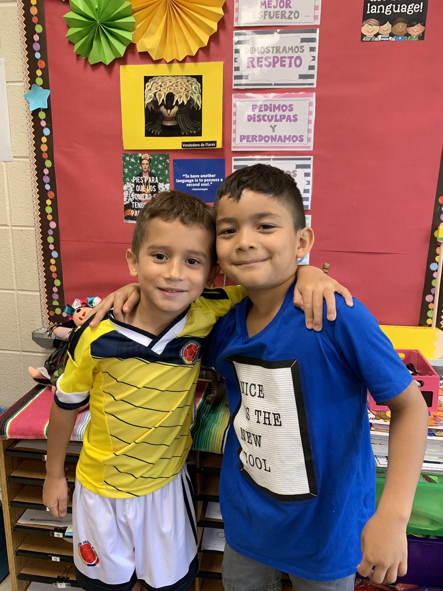 maestra317's tweet photo. When this friend realized our new student was from Colombia and that he himself has family in Colombia, he arrived this morning so proud to show off his soccer uniform and pride in their shared culture! 🇨🇴 @CCSD93 @EJPrincipalD93 #ECJaguars #bicultural #connections #duallanguage https://t.co/XeSV3LgBI4