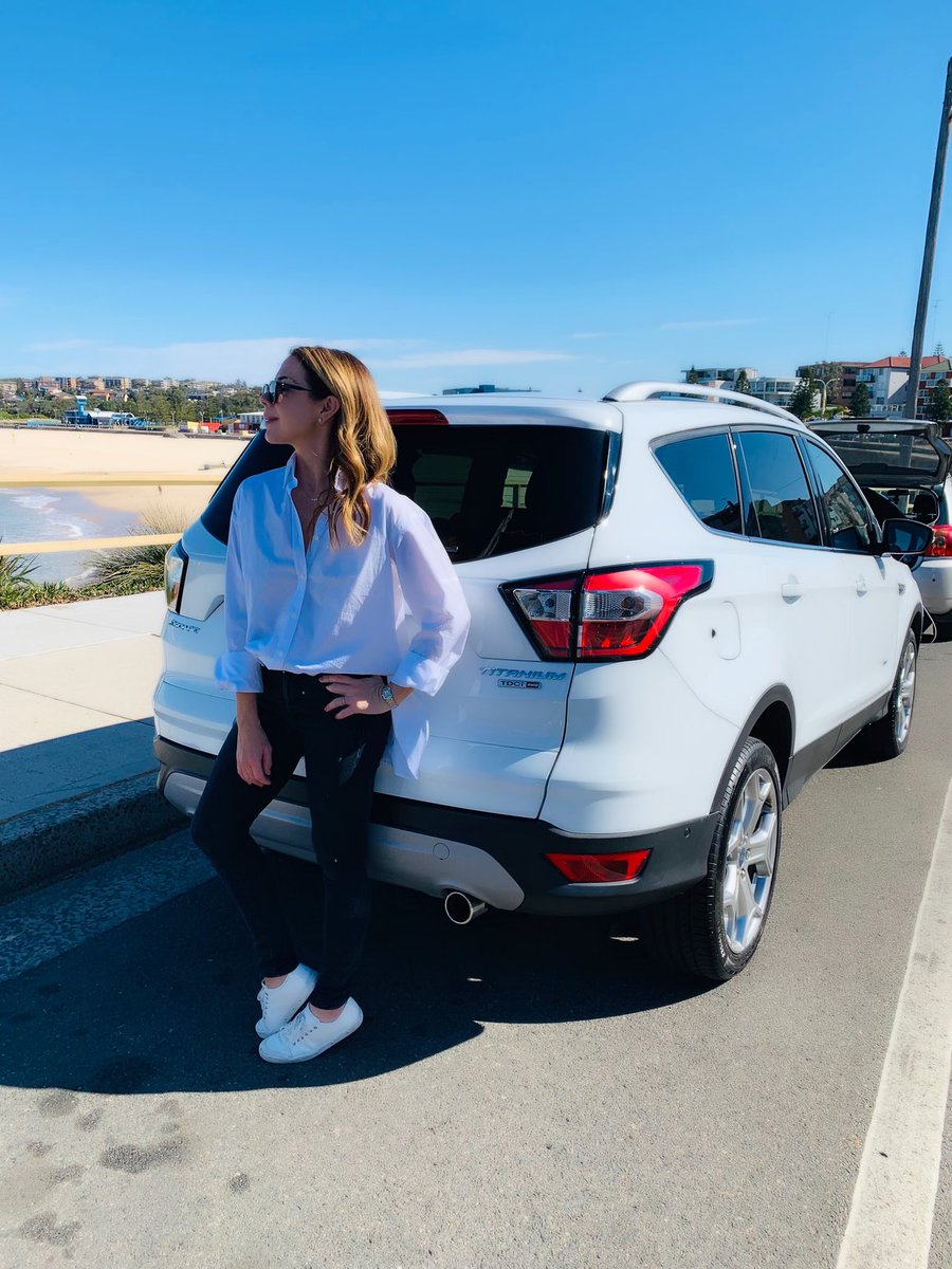It’s the Escape’s exterior design that helps you look stylish and stand out.. From the coast or country to the city and back again!! ☀️🌳🚙🌊🌴🌴🌴 #happyweekend @fordaustralia #fordescape #weekendescape