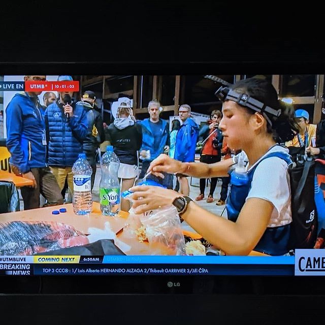 I have never seen anyone eat this much at an aid station! #MiaoYao #UTMB