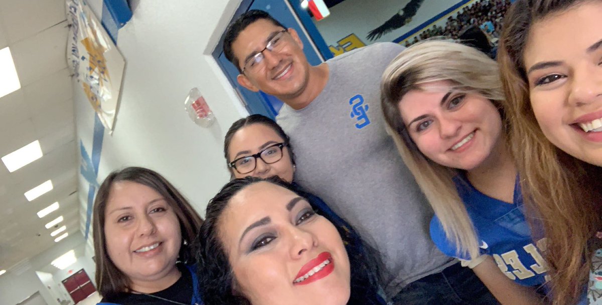 Chef_Ortiz29's tweet photo. Let’s get the school spirit started !! #sehsthebest #peprally #soaringwithpride https://t.co/OVNuqfZtcr