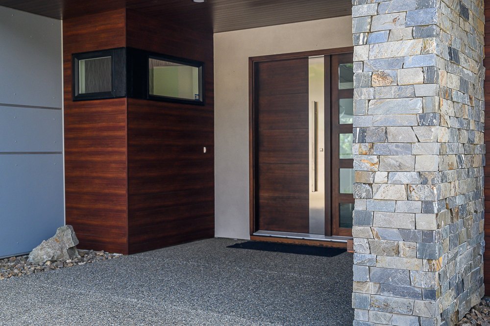 Full Range Ashlar Veneer is a linear stone with a cut top and bottom. Ashlar’s shape makes it perfect for today’s new builds and renovations when trying to achieve a modern or contemporary look. Learn more ow.ly/TqKr50u16VA 

#k2stone #modern #architecture