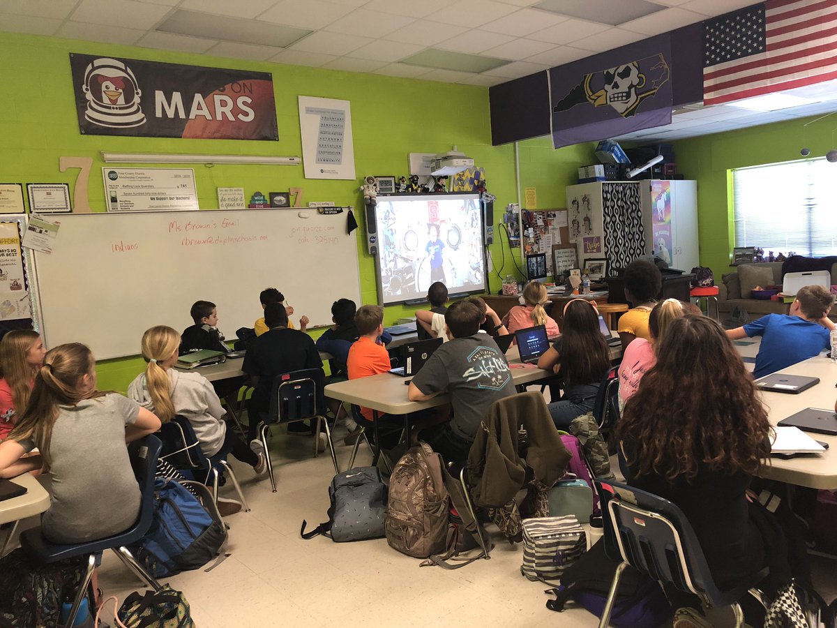 Watching the live feed interview with @ISS_Research astronaut @Astro_Christina talking to students across NC & SC. Thanks to @NCState for making it possible. @NuggetsOnMars #nuggetsonmars19 #nifaimpacts