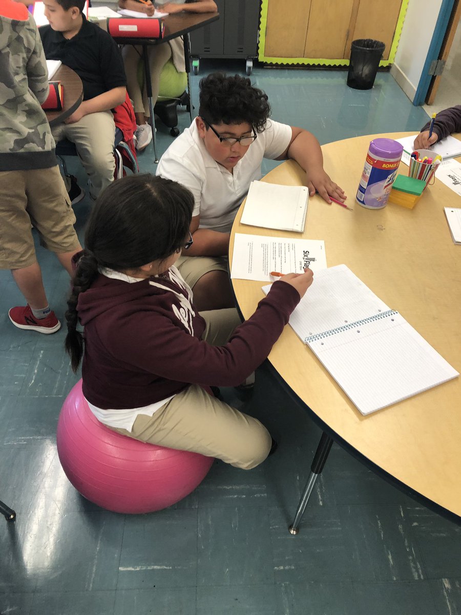 GuildaQuintero's tweet image. 5th grade Math/Science. Great way to end the week- collaborative learning and building relationships! 👋🏻@Cochran_Colts