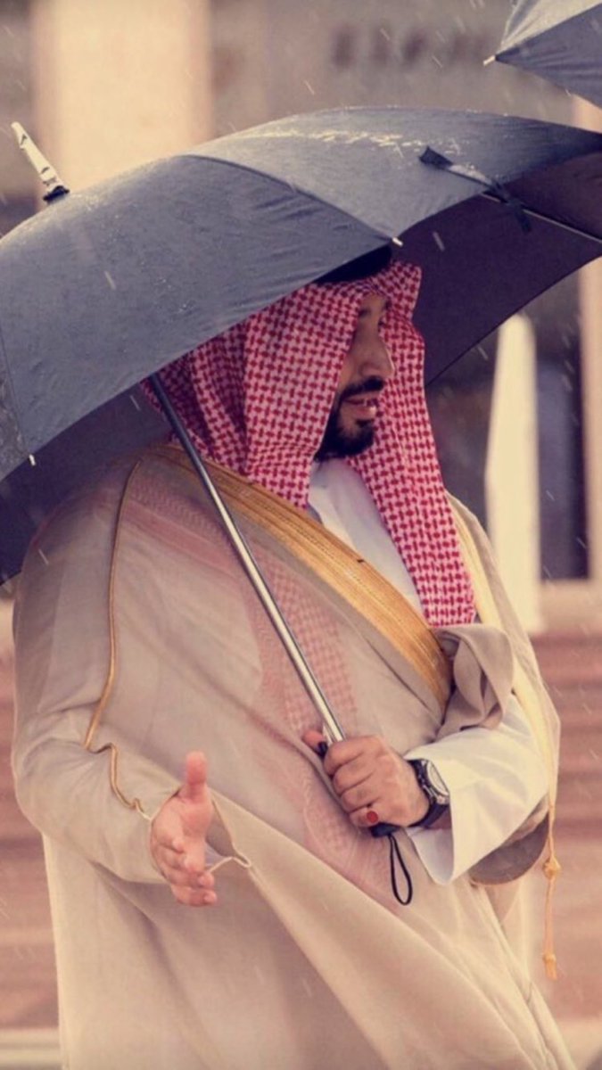 أرجع و أقول ،،
من فضل الله على هذه الأرض الطاهرة
أن الله أخَّرك و ذخرك 
مازلت أتذكر جيداً الموقف العصيب في ميزانية المملكة ،،
و كيف استطعتم تجاوز الأزمة بفضل الله ثم بحنكتكم ،، بل أنشأتم حساب المواطن كدعم للأسر السعودية
نحبكم سيدي 

 #ميلاد_مبس