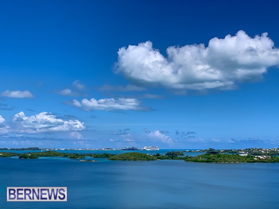 bernewsdotcom's tweet photo. An amazingly beautiful, yet hot day overlooking the Sound on Friday afternoon. 
#Bermuda #ForeverBermuda #BermudaSummer https://t.co/hTe6fiHpvS