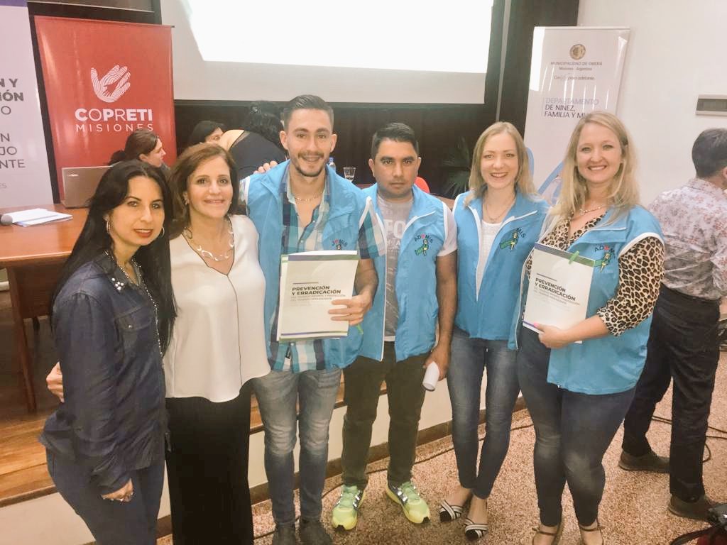 mariluleverberg's tweet photo. Jornada “Prevención y Erradicación del Trabajo Infantil y protección del trabajo Adolescente” #COPRETI #Oberá 
Con Viviana Dolgan coordinadora trabajo infantil - por CTA - CTERA  @udpm_misiones @crisdavidsen @RoxyDeOlivera @BigalkeNoelia @Manue_Mrs @ReneGimenez14 https://t.co/Z9o9kKZyJN