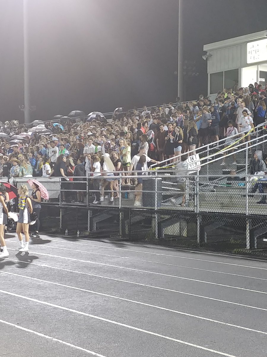 RobinsonFlag's tweet photo. Awesome job by the @rhsknightmare student section. They didnt let the rain bother them, they showed up to support @RHS_FB_Knights against Alonso. 

So far so good as the Knights lead 7-0 late in the 1st. https://t.co/WQun3trGjr