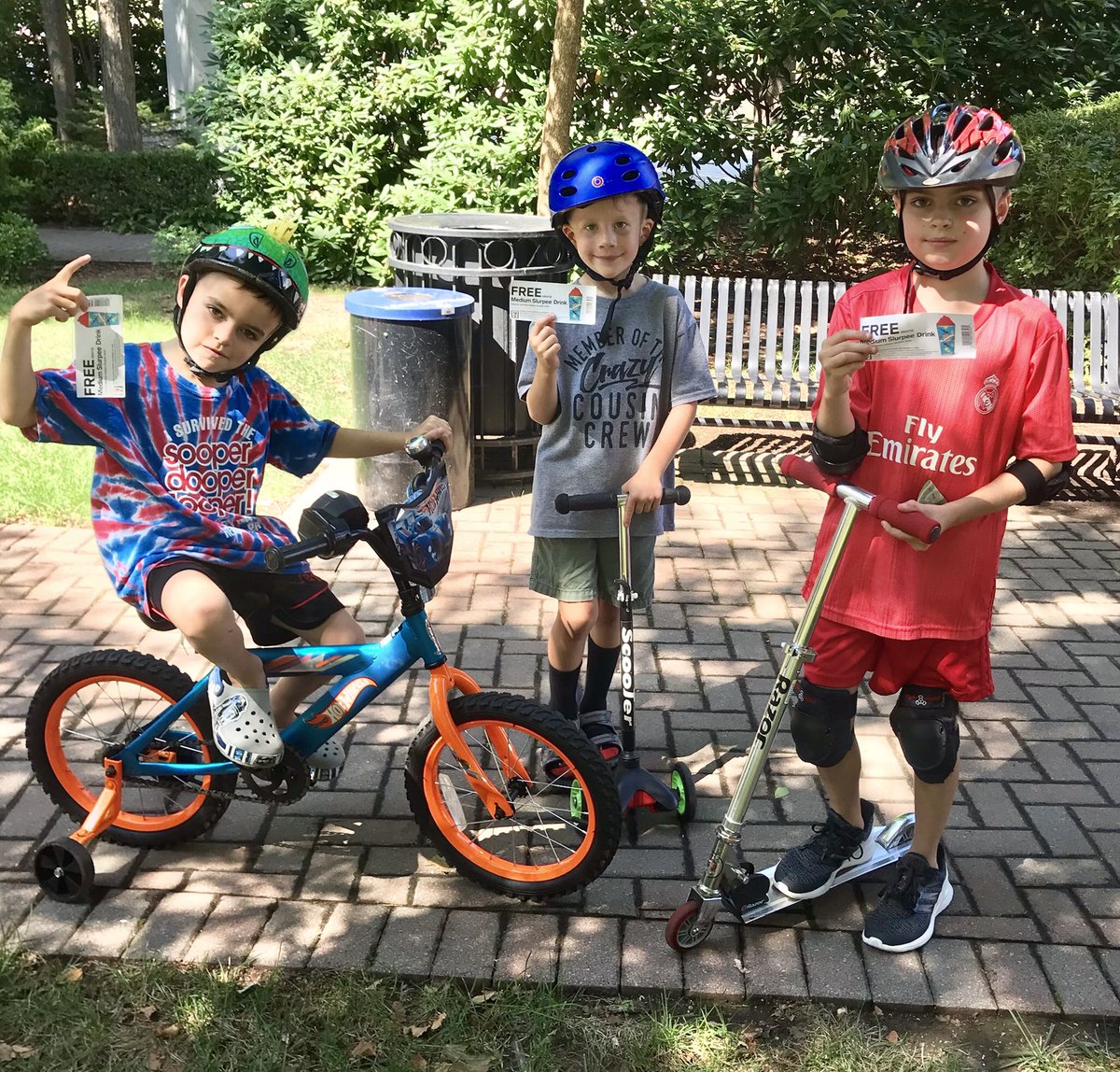 RutherfordPDNJ's tweet photo. Officer Reed was on the lookout today and Sean, Oliver and Paul GOT CAUGHT...DOING THE RIGHT THING! #Slurpee #OperationChill #RewardPositiveBehavior #communitypolicing #RutherfordNJ @HackensackUMC @njstreetsmart @7eleven https://t.co/JX8t8uIbEU