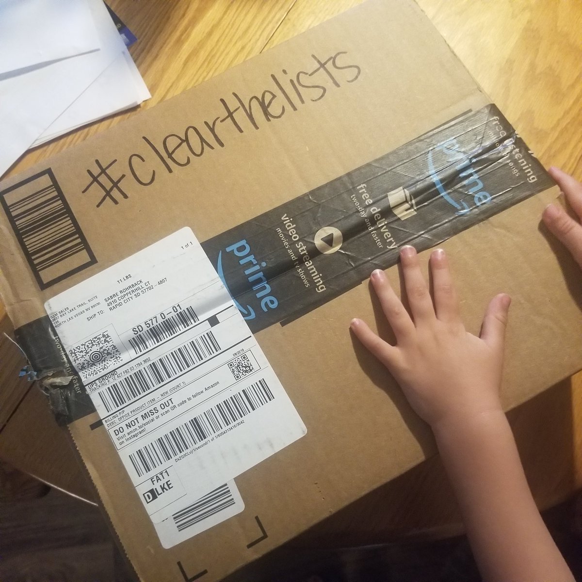 sabrelindz's tweet photo. Got my first package today! Whiteboards! Just a few more things on my list if anyone can help out! Retweet and comment your list and I will do the same! 
#clearthelists
#clearthelistseveryday https://t.co/qWEDejWJi1 https://t.co/JvbX47VYLW