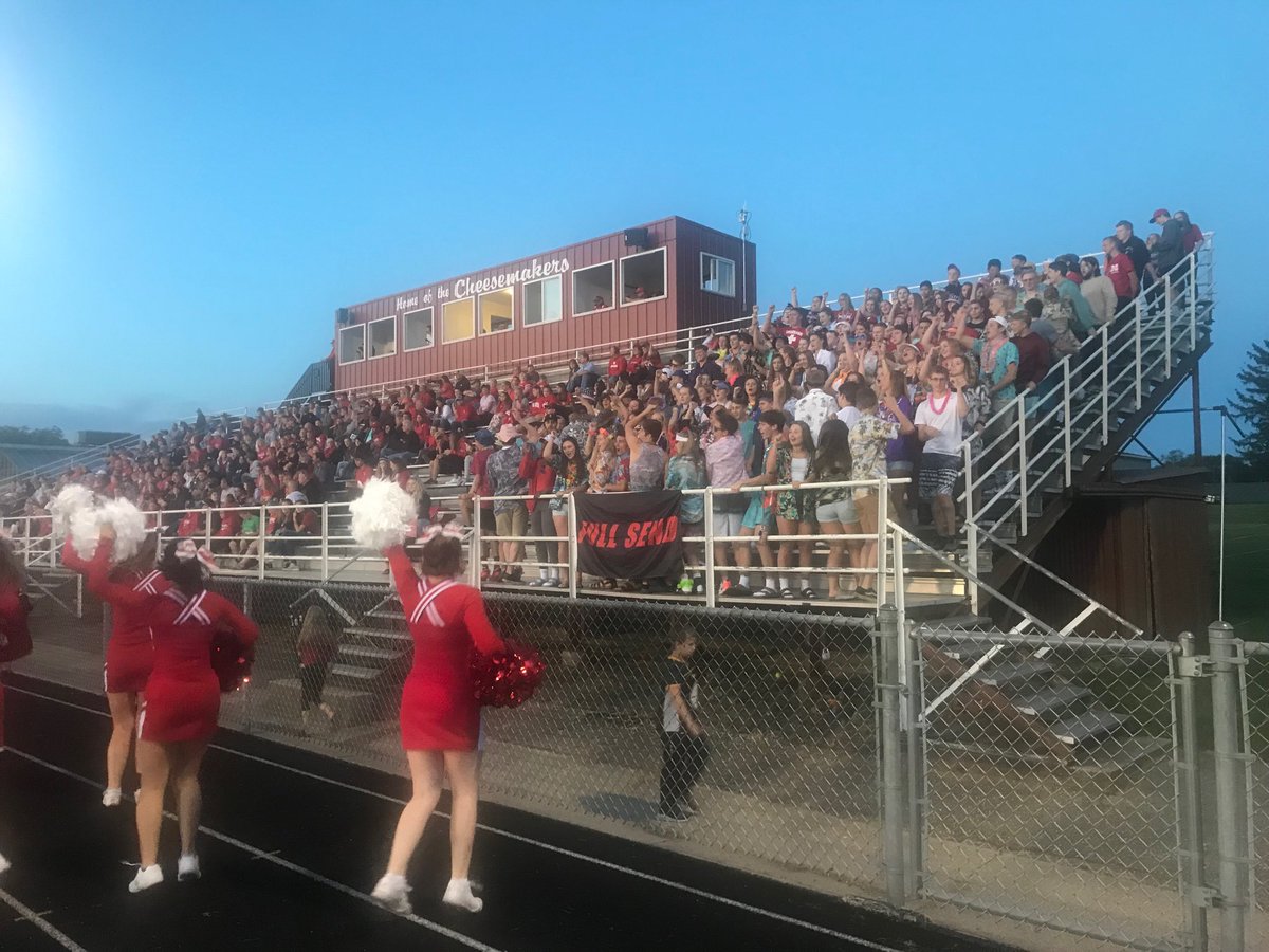 Cheesemaker_MHS's tweet photo. Cheesemakers showing school spirit. ⁦@mhsstudi⁩ #cheesemakerpride https://t.co/HwiLHPpl6U