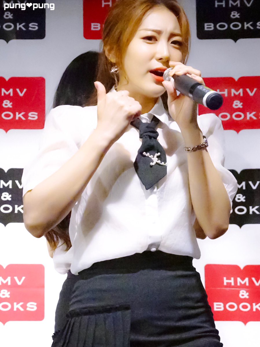 caramellove2012's tweet photo. Pung Deng E 💛💙
2019.08.09  HMV＆BOOKS SHIBUYA

https://t.co/ckCvGKFZwx

@pung_yellow @pung_gahee @PDE_pungdenge @pungdengejp

#풍뎅이 #プンデンイ #pungdenge 
#kpopgirls #kpopアイドル 
#側にいて #stay #머물러줘
#niceshot #ナイスショット https://t.co/0yOcMmcKdl