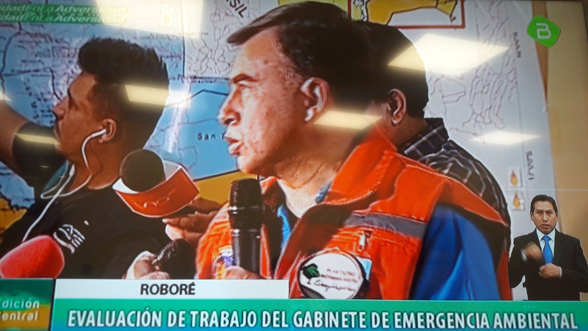 MinPresidencia's tweet photo. Ministro de la #Presidencia  #JRQuintana desde Roboré : “Las operaciones realizadas hoy son las siguientes, estamos operando en tres comandos simultáneos en Roboré, San Ignacio y Puerto Suárez. Hemos habilitado un comando que depende de San Ignacio en la localidad de Concepción” https://t.co/XCCNqOdFZk