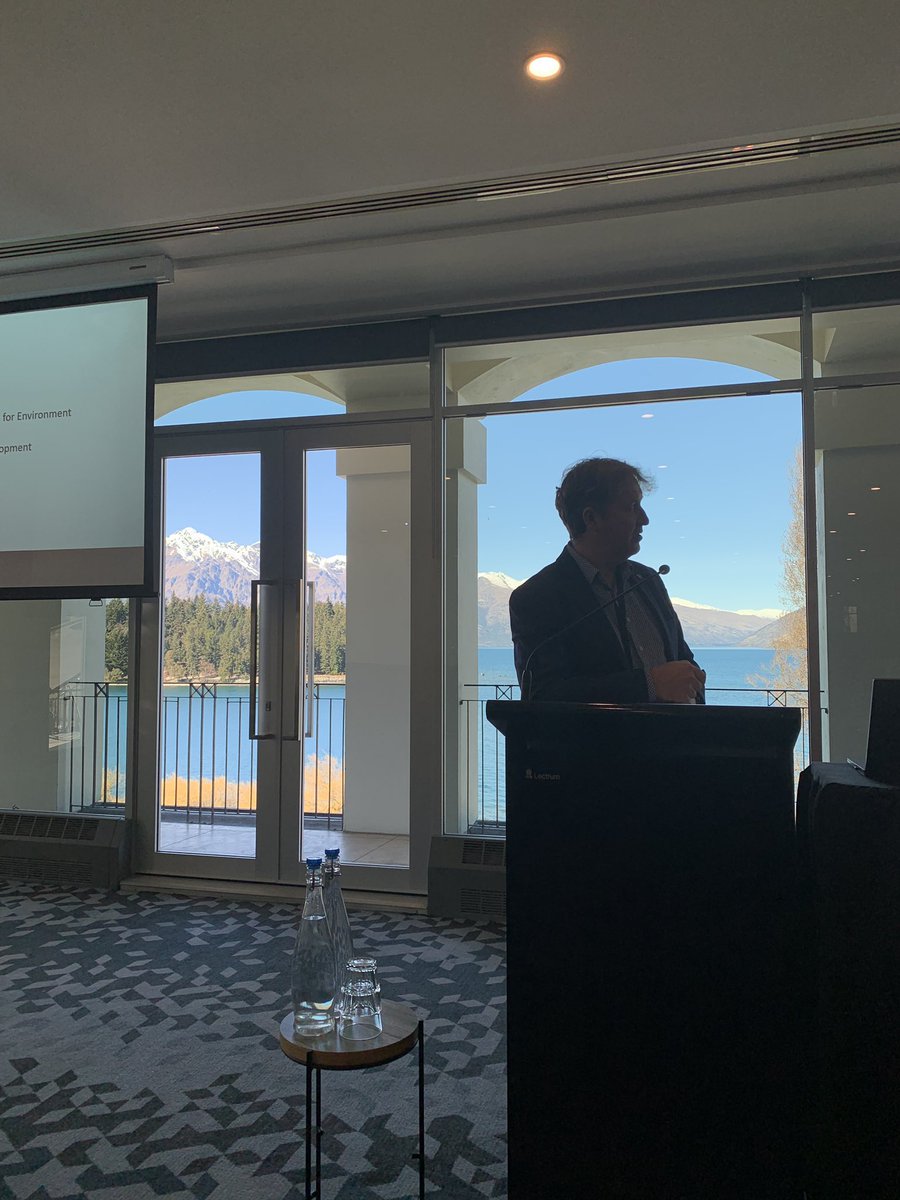 #QRW2019 is offand running with Prof Gary Evans , chief science adviser for MBIE talking at Funding Summit meeting - great scenery too