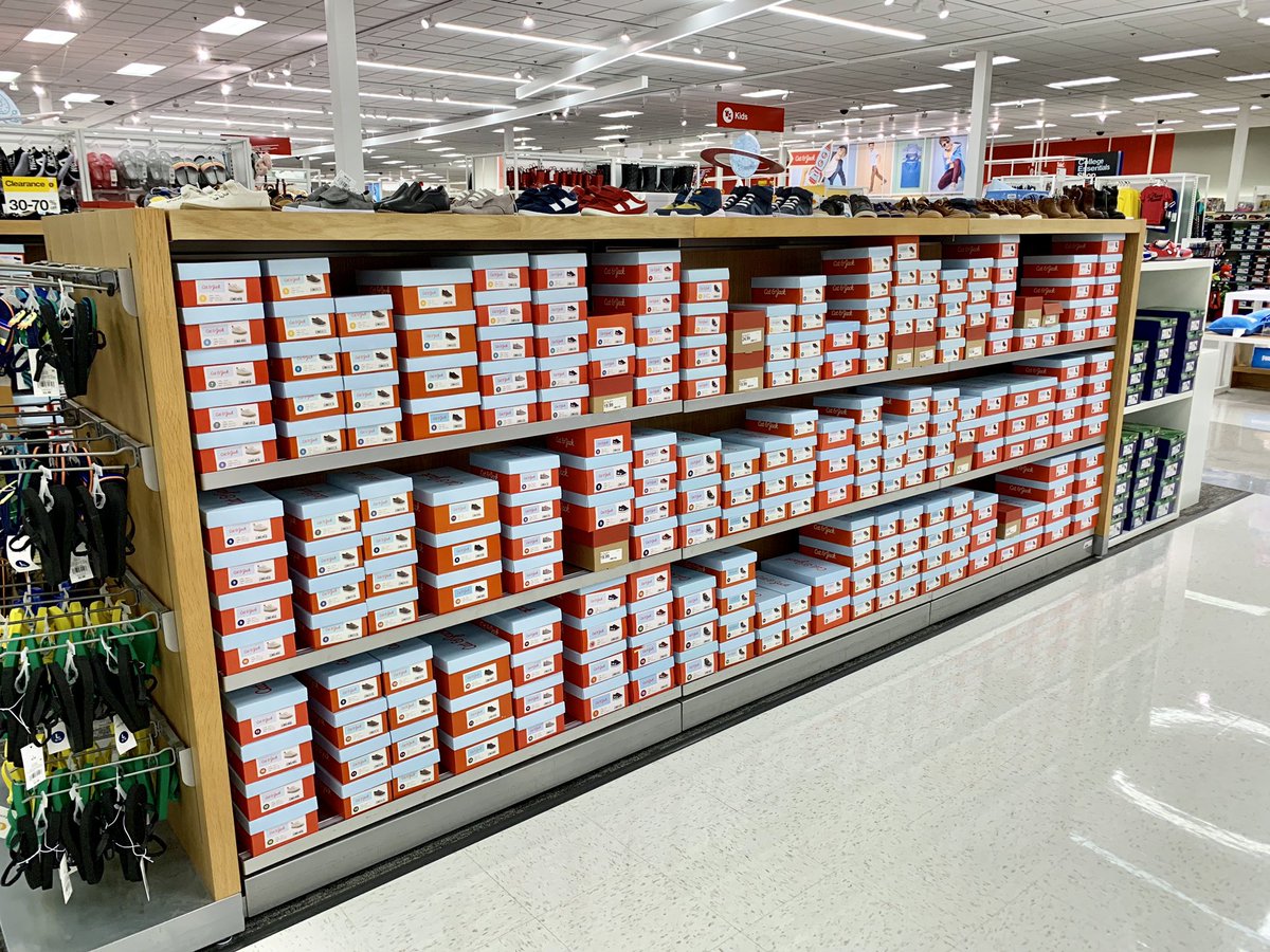 TGTKathrynR's tweet image. Feeling great going into Labor day WKD here at T664... goin’ back to school in style! #bringonthesales @JenieBrisson @JenHatlevig @REOrulz71 @Target_PJ