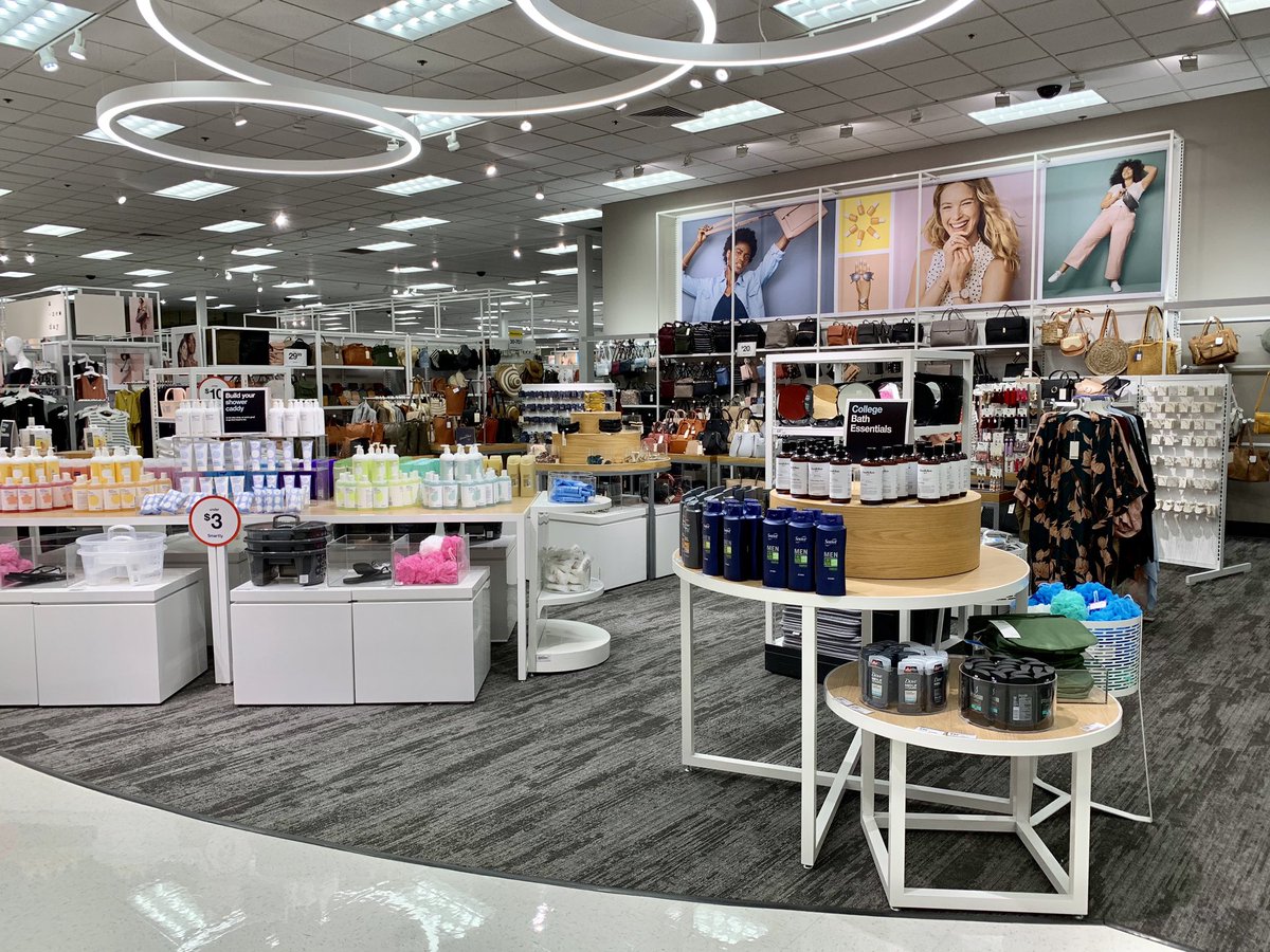 TGTKathrynR's tweet image. Feeling great going into Labor day WKD here at T664... goin’ back to school in style! #bringonthesales @JenieBrisson @JenHatlevig @REOrulz71 @Target_PJ