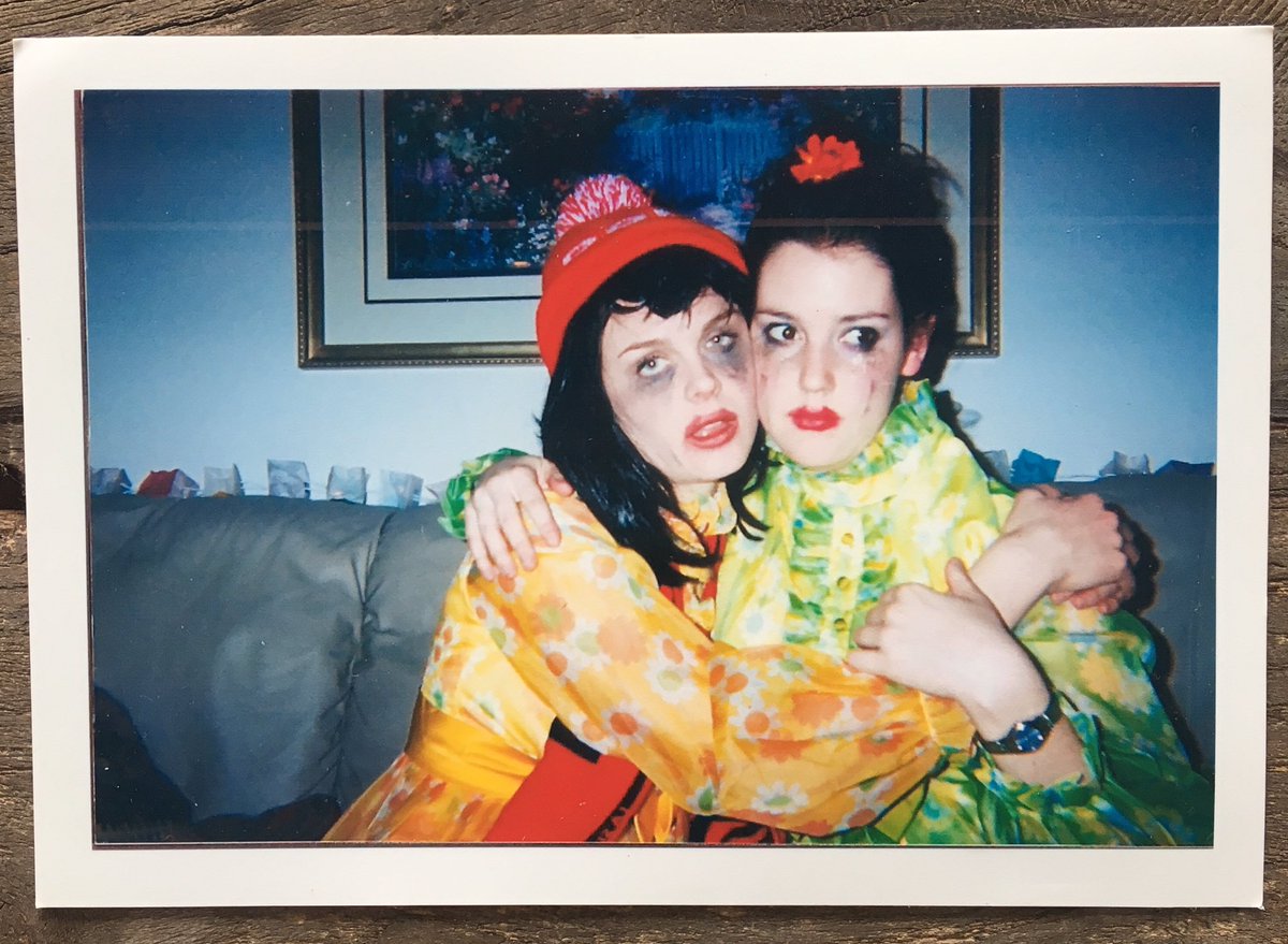melanielynskey's tweet photo. And because @emilydeschanel challenged me, I will donate again and also post my favourite photo of us hugging, 19 years ago when we met. Love you so much Em. (Photo credit @jimmisimpson) https://t.co/rlYU4HqXTk… #OneVidaataTime #ImmigrantFamiliesTogether #HugitOut https://t.co/Ivnzeo9Nfn