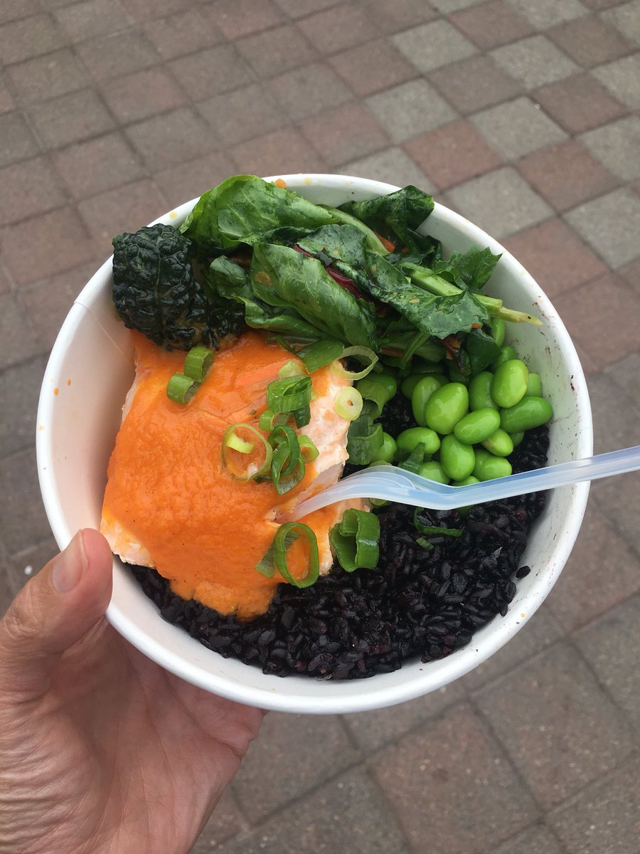 RachelChang's tweet photo. Apparently I’m really just here for the food. 😋🎾 Follow my @USOpen dining adventures in my Instagram Stories at https://t.co/vcoRlM8Rk7.

#fieldtrip #dumplinggalaxy #butterfly #fuku #usopen #foodie #tennis https://t.co/HAuHsmZrRT