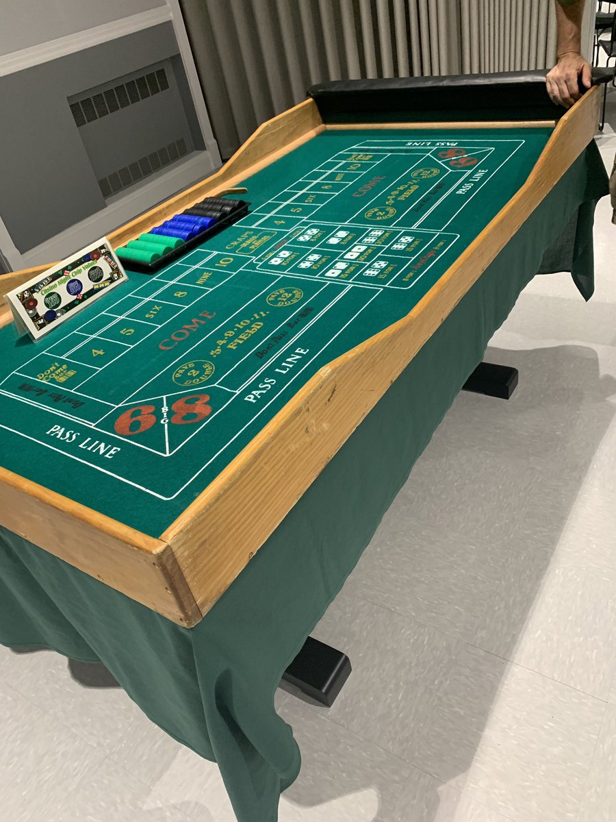 CPC_CSC's tweet image. The set-up continues for Casino Night! The event begins at 10pm in the Dining Hall!