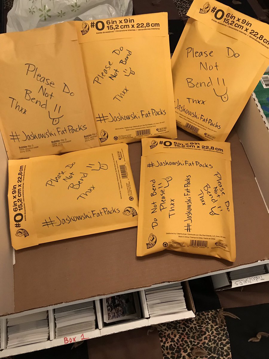 CJaskowski's tweet photo. i want to thank @Peajay021 for getting things kicked off. knocked out 5 customized #JaskowskiFatPacks and thx 2 @fireboxcases we have one of the @kidoritykards youngsters getting one and @Brew_Crew_Jeff Came through with a jumbo!! thanks everyone for a successful day!! https://t.co/UY6nzNgvUH