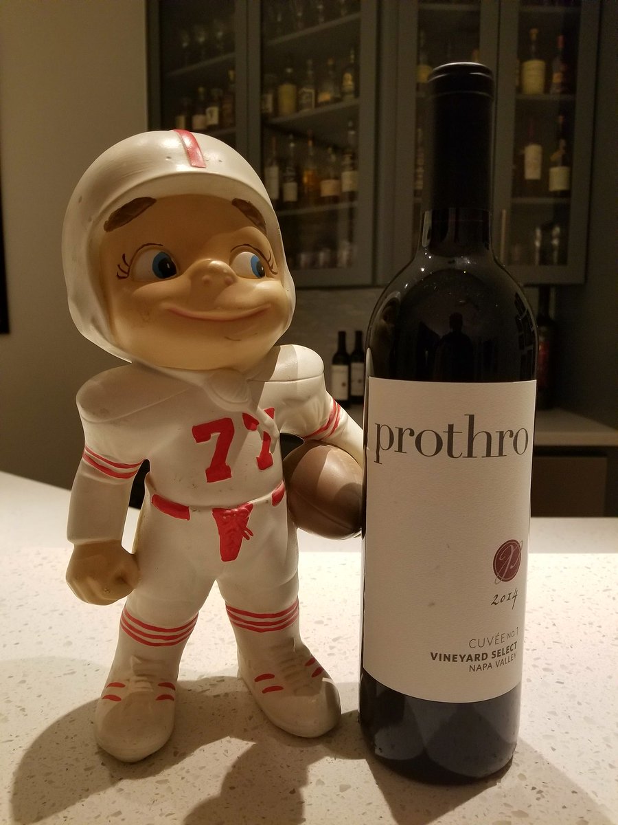 #CollegeFootballisback #football, #wine, what a combo!
