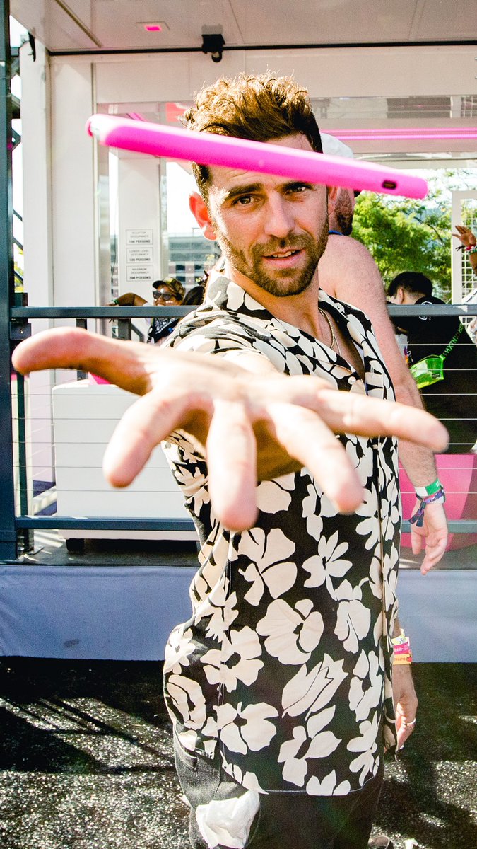 T-Mobile tweet media