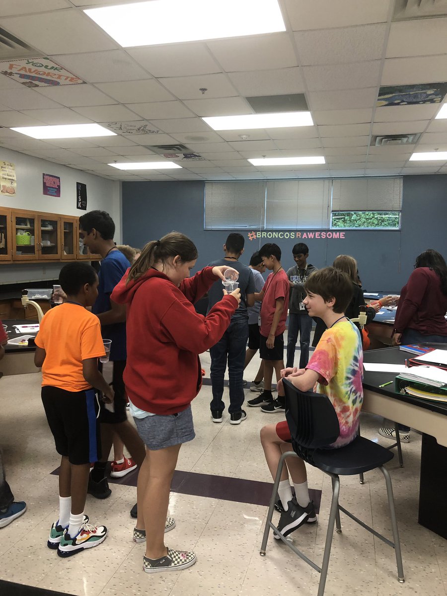 JohnsonScience's tweet image. Exploring how fast (and easily) viruses spread. Did your cup turn pink or were you clear from contracting Ebola?  #HMSscience  #proudtobeabronco #scienceisfun