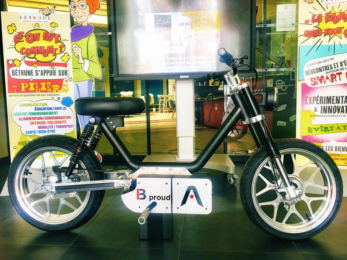 SurainBenjamin's tweet photo. 📷 Here is the Atlas prototype 📷

⚡️ So, what do you think of my #emoped @elonmusk ?😉

#bproud #design #ElectricVehicles #bethunesmartcity #electricbike #emobility #RenewableEnergy #localskills #eperformance #mobylette #Atlas https://t.co/BpsVUQLvtJ