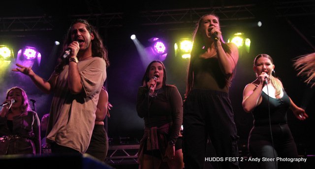 asephotographer's tweet photo. @LMACHOIR LMA Choir performing last night @huddsfest https://t.co/KhkV0GV2hW