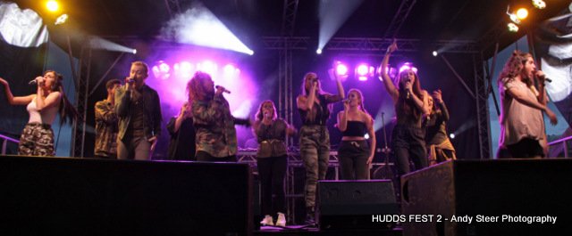 asephotographer's tweet photo. @LMACHOIR LMA Choir performing last night @huddsfest https://t.co/KhkV0GV2hW