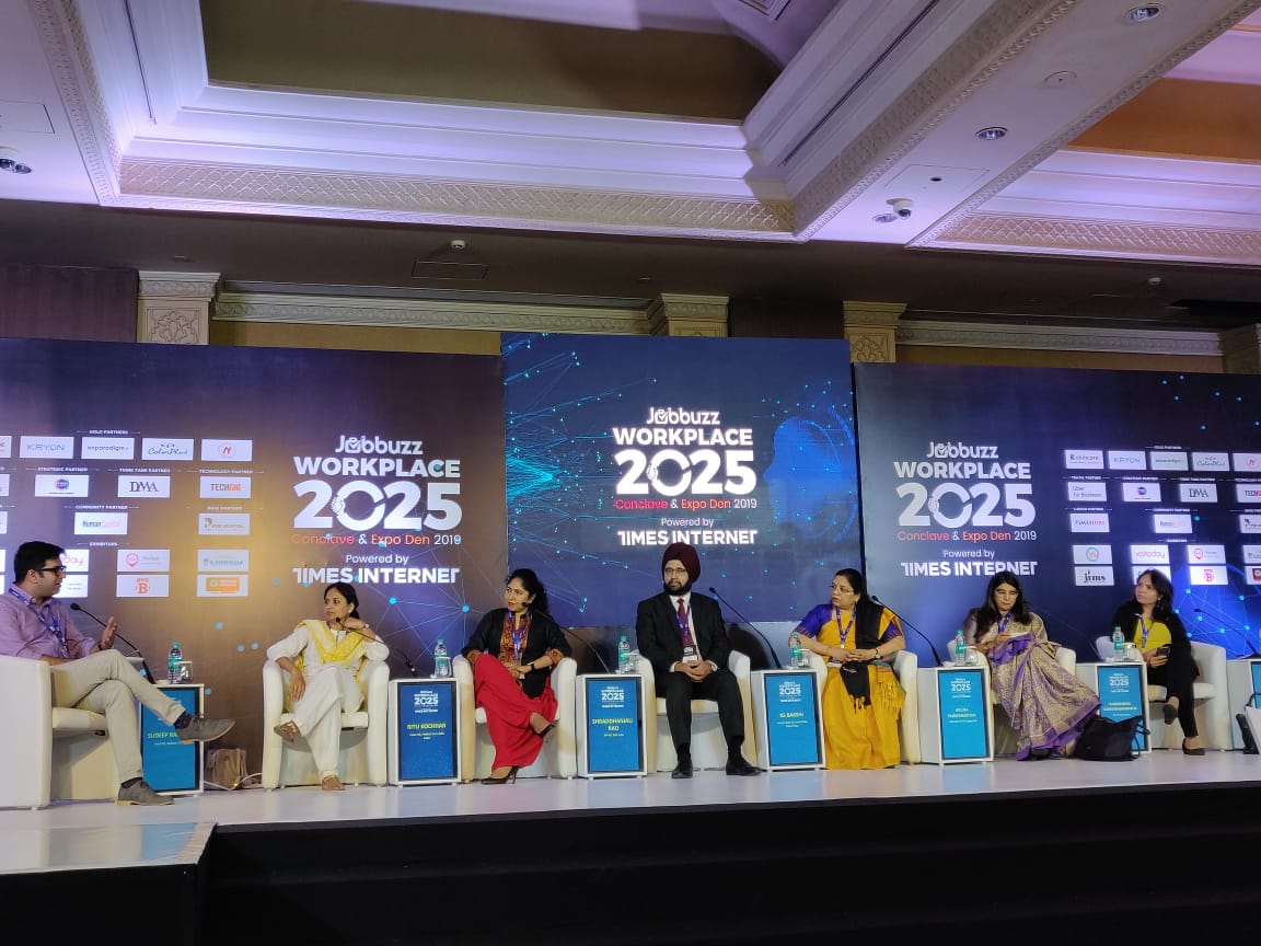 JobBuzzUpdates's tweet photo. "Leadership for tomorrow's world will be different", Join the LIVE CHRO Panel Discussion: https://t.co/3iRDtfYTBC
#JobBuzz #Workplace2025 #NewGenWorkforce #FutureTalent #workplaceculture #Futureworkforce #TalentTransformation #hrconclave #hrtechnology #hrtech https://t.co/Z4B8AmjNOt