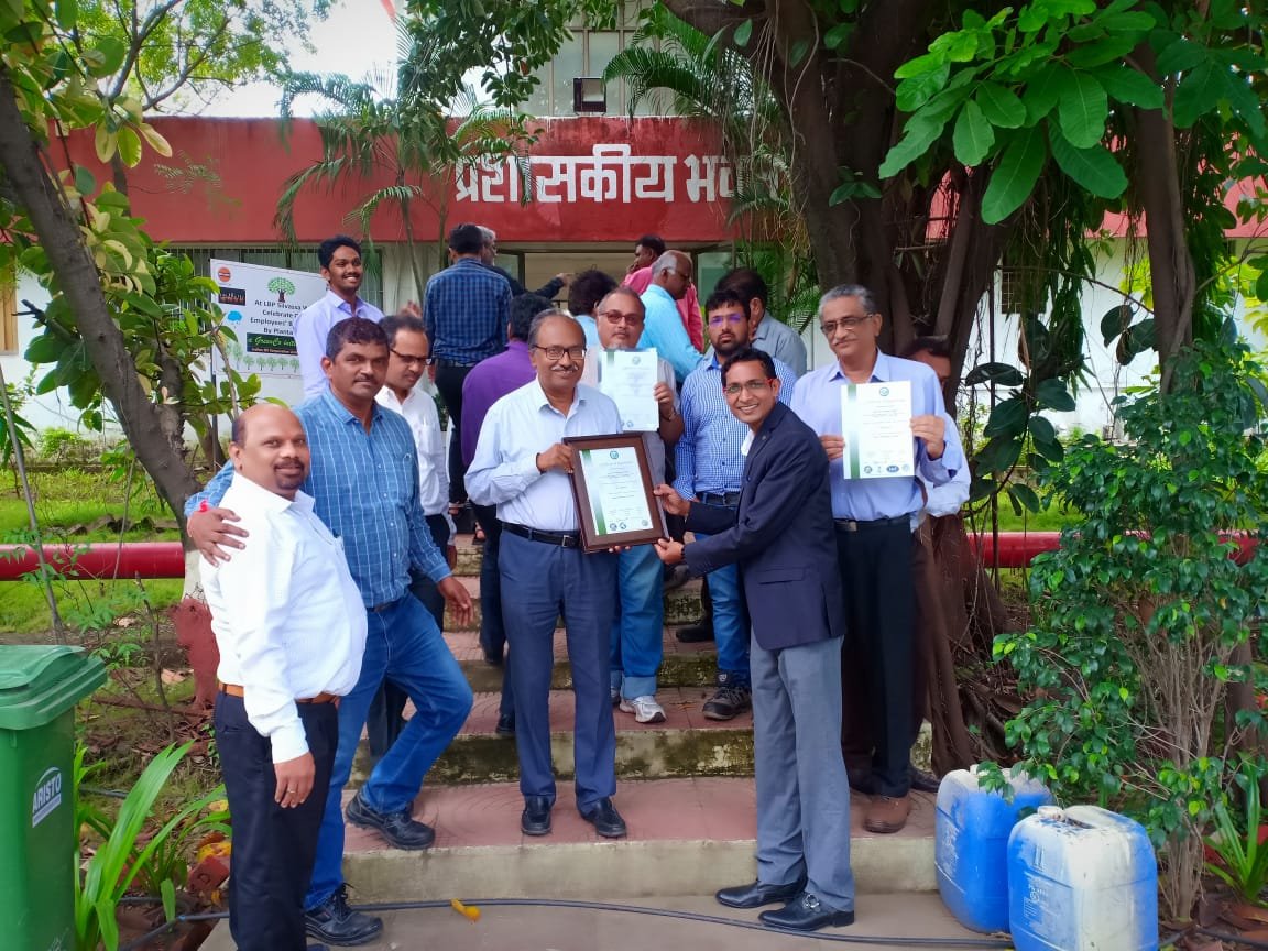 urs_certificate's tweet photo. Many congratulations to Indian Oil Corporation Ltd @IndianOilcl , Silvassa for achieving IATF 16949:2016 (Quality System for Automotive Suppliers) for design and manufacture of Lubricants. 

#IATF16949 #IATF #Indian_Oil #Audit #URSCertification #IOCL #Automotive https://t.co/hEHIrnrLnc