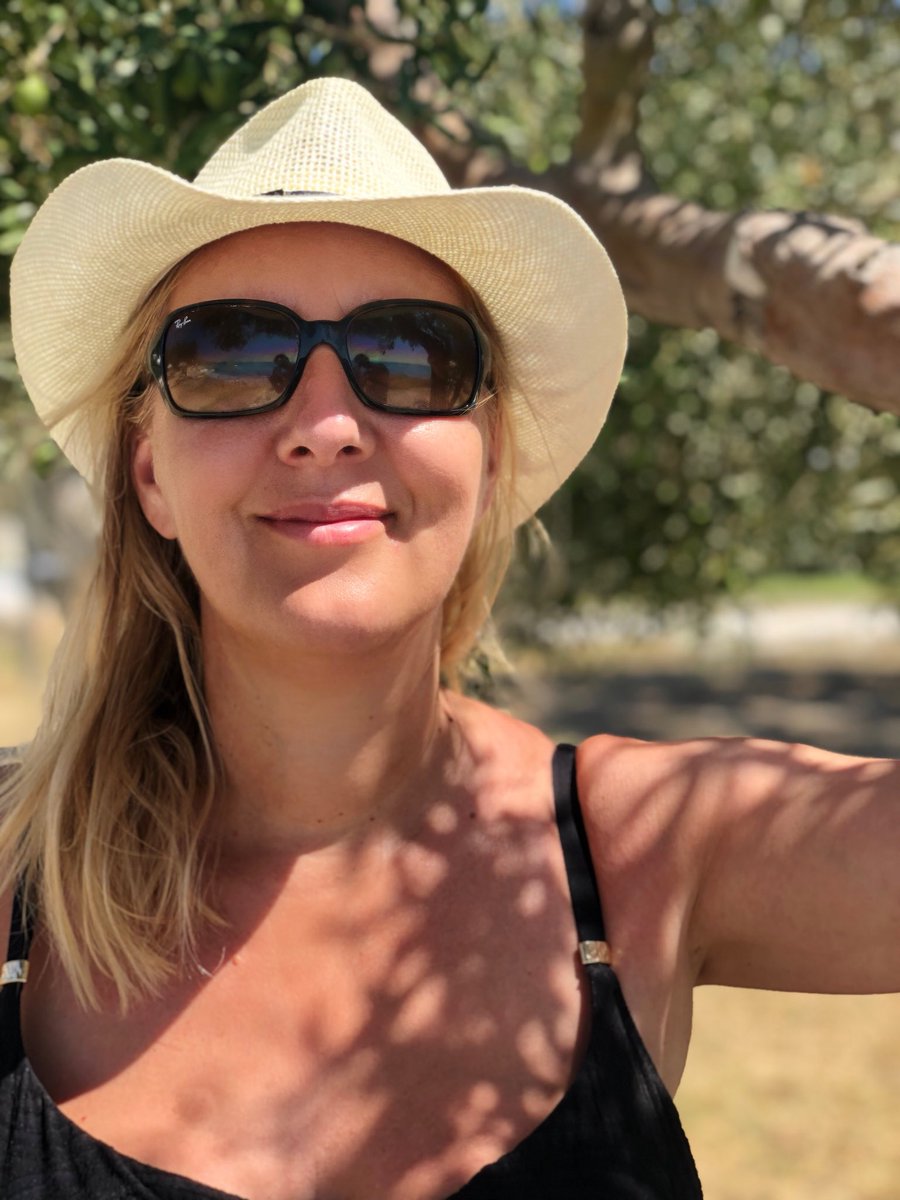 HELENBOULDING's tweet photo. The end of a brilliant trip with my family. #makingthebestmemories #love #Happiness #greeceisbeautiful https://t.co/sZcedFfRRg