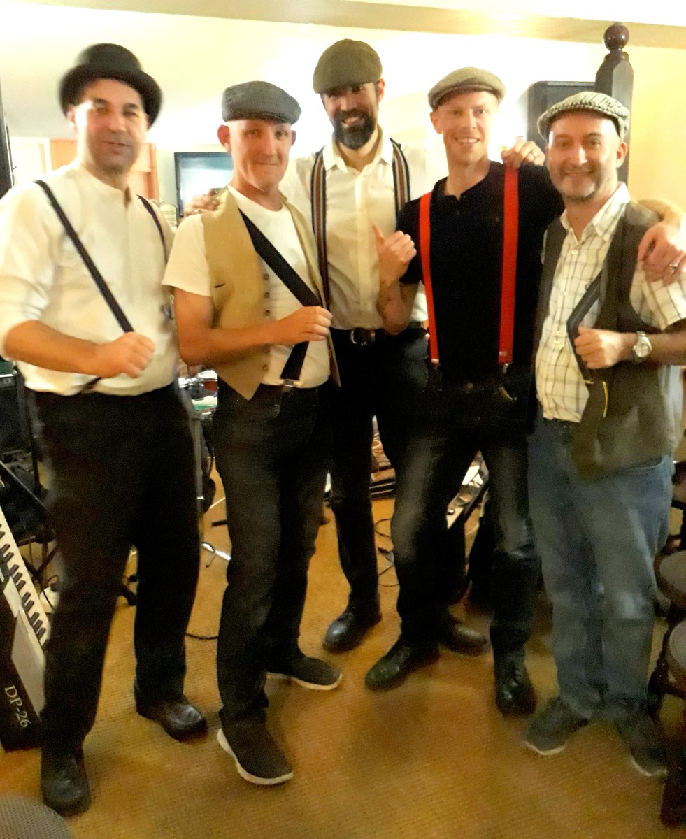 Happy Birthday to good friend of the band and all round lovely bloke <a href="/1969Dalyboy/">Kevin J Murphy</a> We hope to see you later for a beer or two and birthday sing along!