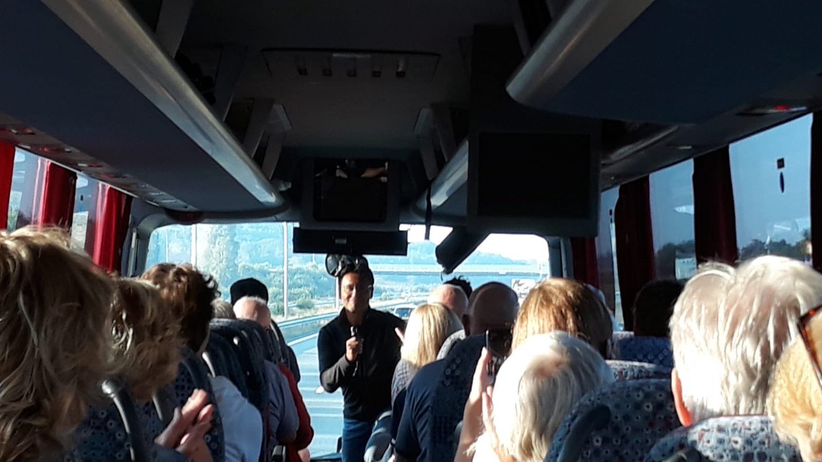Uit <a href="/Heerenveen/">Gemeente Heerenveen</a> <a href="/ngoudenplak/">Regio Heerenveen 'n Gouden Plak</a> met 60 inwoners op weg naar het @democratiefeest in <a href="/gem_Nijmegen/">Gemeente Nijmegen</a>