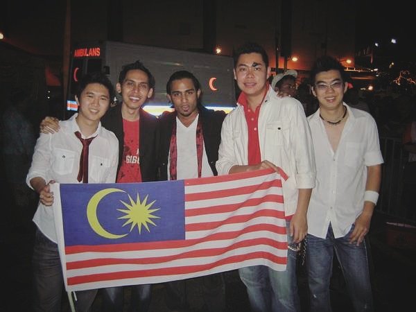 Throwback to our first year as a band. We were so excited to be performing for the Merdeka celebrations! SO MUCH has changed over the last ten years, but our national pride hasn't changed one bit. 😊🇲🇾