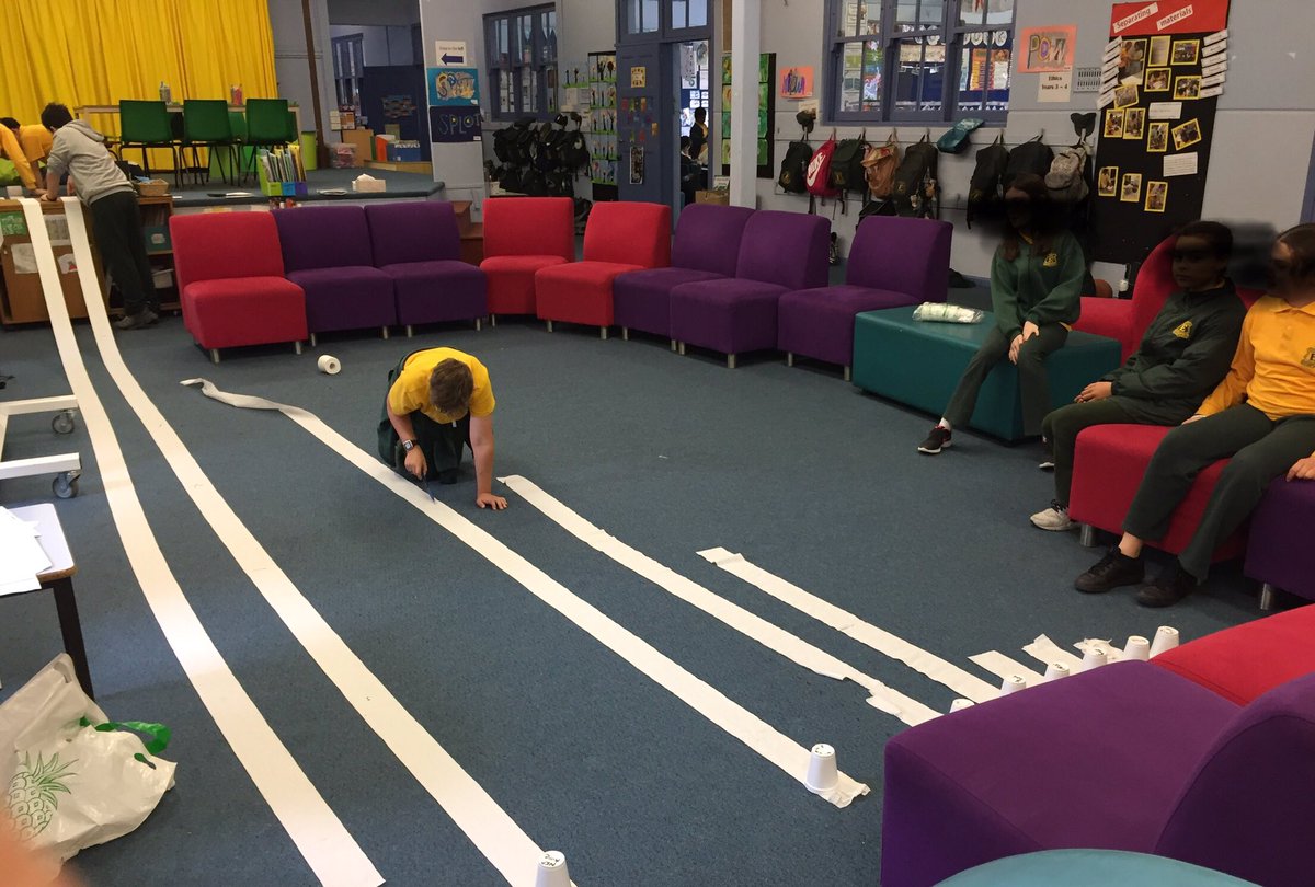 vaifoiakau's tweet photo. The stage 3 Earth and Space unit can be hard to wrap your head around, we found an opening in the timetable this week and decided to visually demonstrate our learning with art and a cool toilet paper activity comparing the distances of planets from the sun! #acuedu_p https://t.co/yq2ZxwLBrt